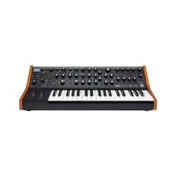 Moog Subsequent 37 Standard Edition