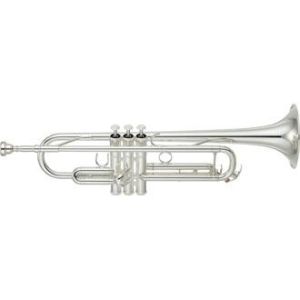 Trumpetti Yamaha hopeoitu kultamessinkikellolla