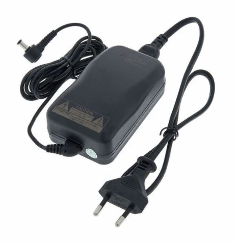 Virtal&auml;hde - Casio AD-A12 (muuntaja, verkkolaite)